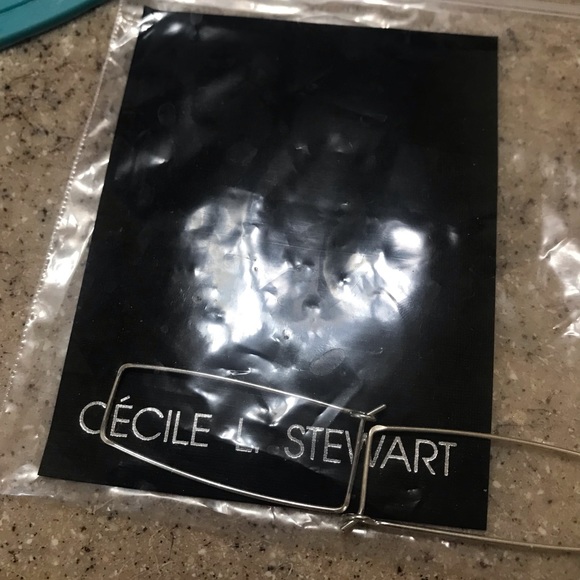 Earrings - Picture 2 of 5